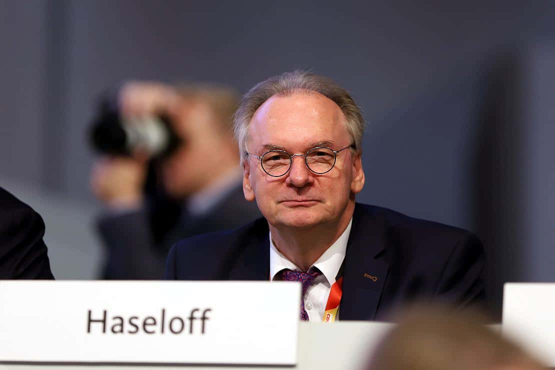 Haseloff besorgt um Demokratie in Deutschland