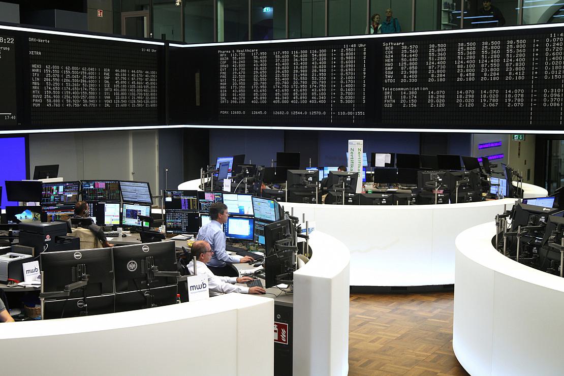 Dax bleibt am Mittag weiter im Plus – SNB senkt Leitzins