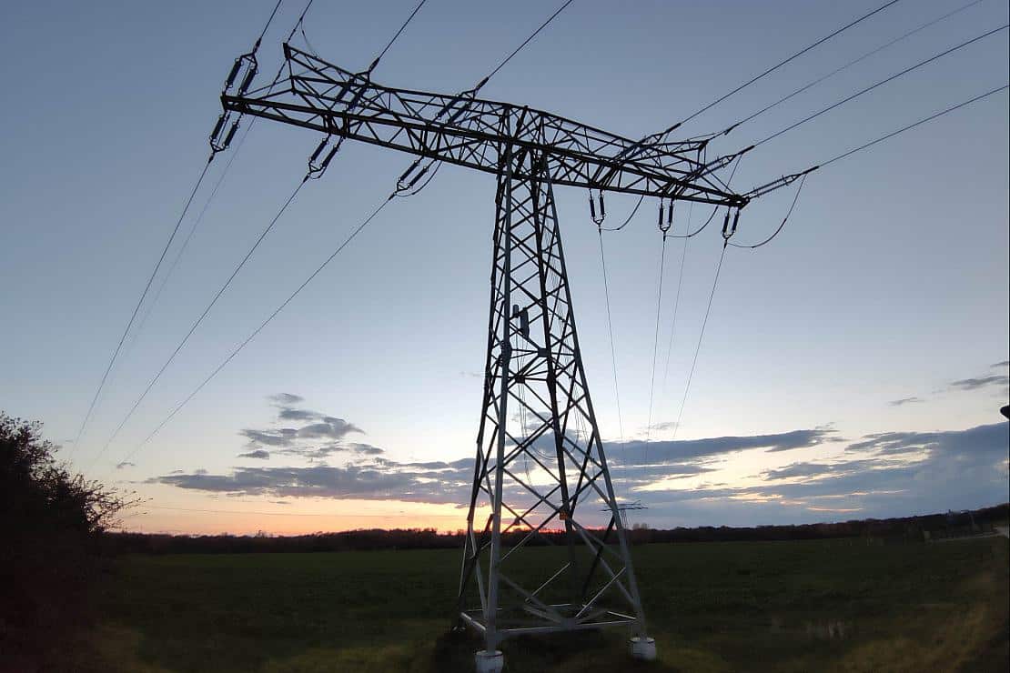 Bundesnetzagentur hebt Ziel für Stromnetz an