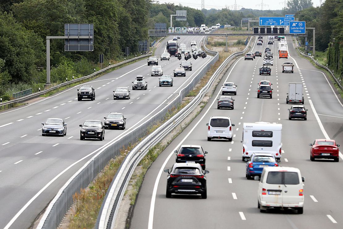 Verkehrsminister sperrt sich weiter gegen Tempolimit auf Autobahnen