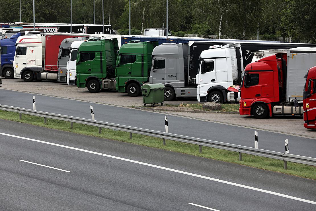 EU-Staaten stimmen für strengere CO2-Standards für Lkw und Busse