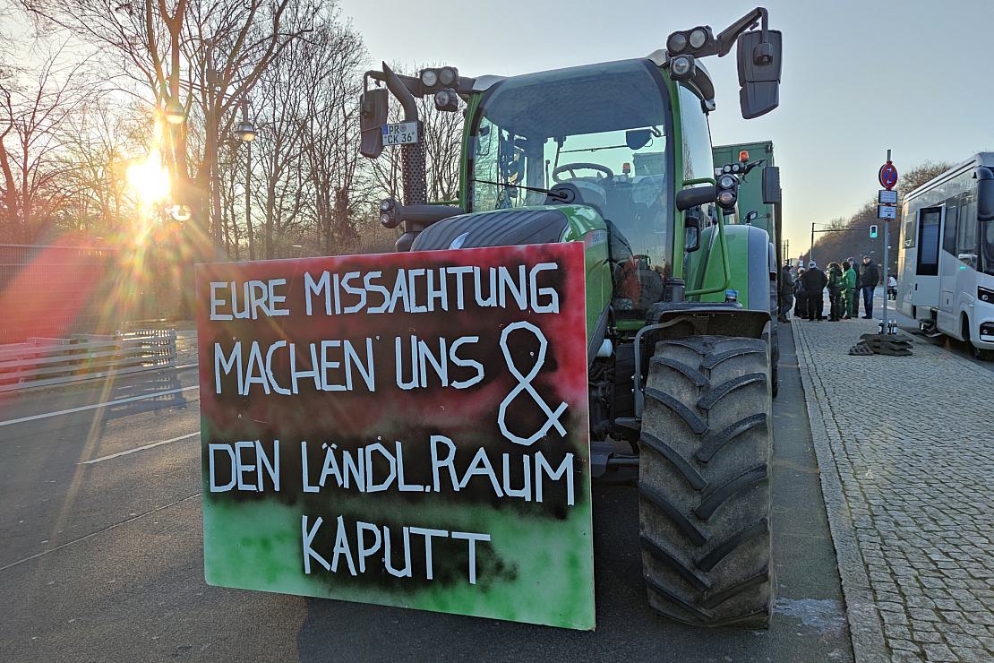 Özdemir fordert mehr Engagement der Bauernverbände gegen Radikale