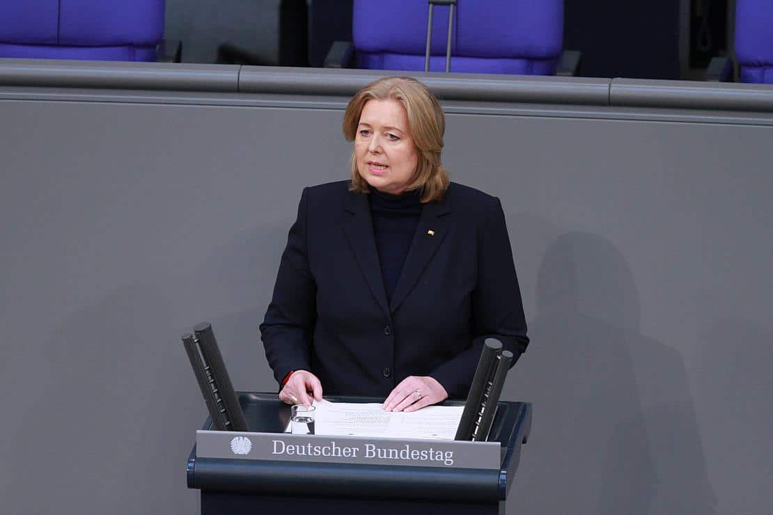 Bas erwägt Regeln gegen Rechtsextreme im Bundestag
