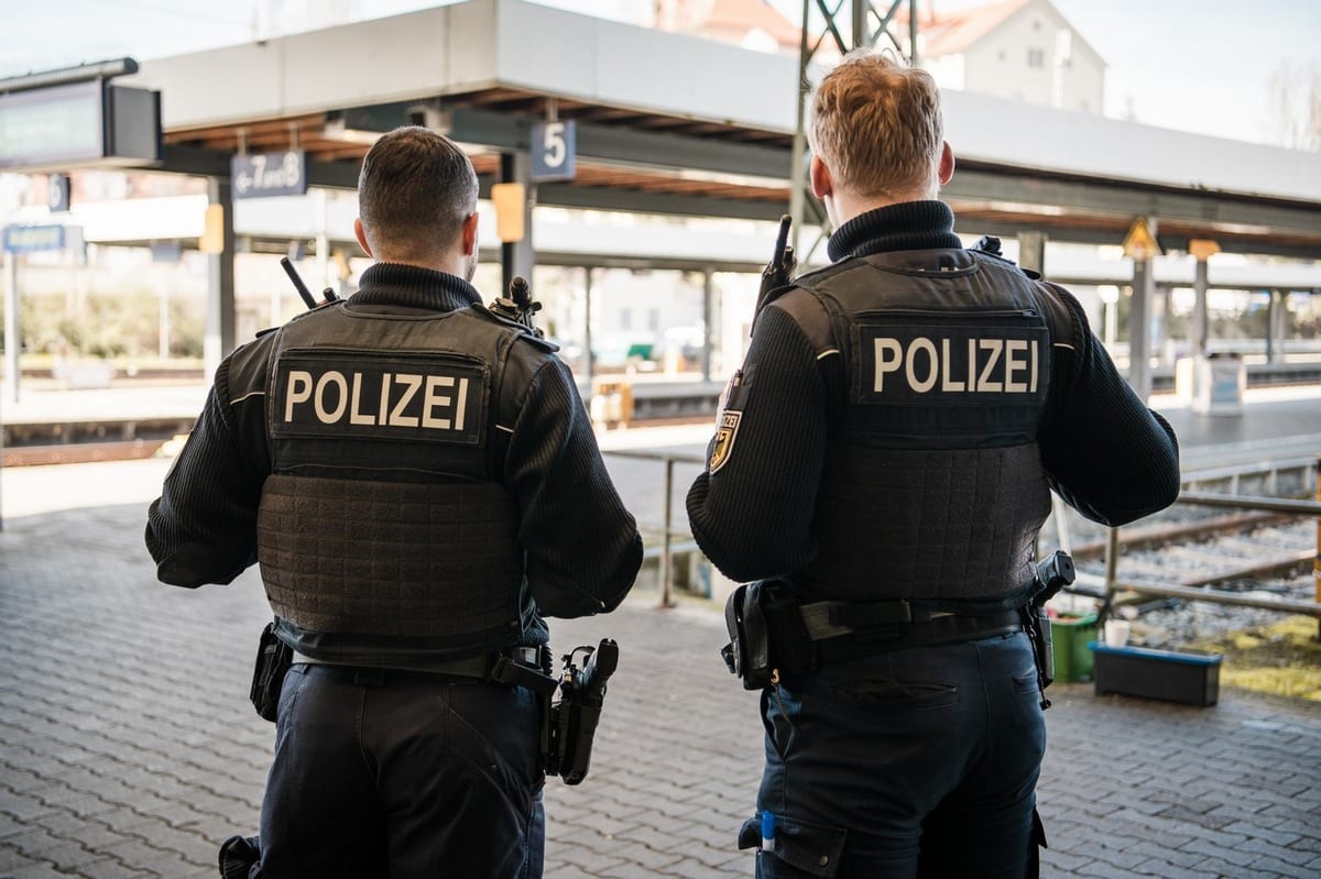 Blaulicht Polizei Bericht München: In 16 Fällen polizeibekannt