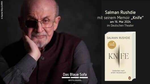 661e30d1270000fd2cdea70d-Das-Blaue-Sofa-mit-Salman-Rushdie-Premiere.jpg