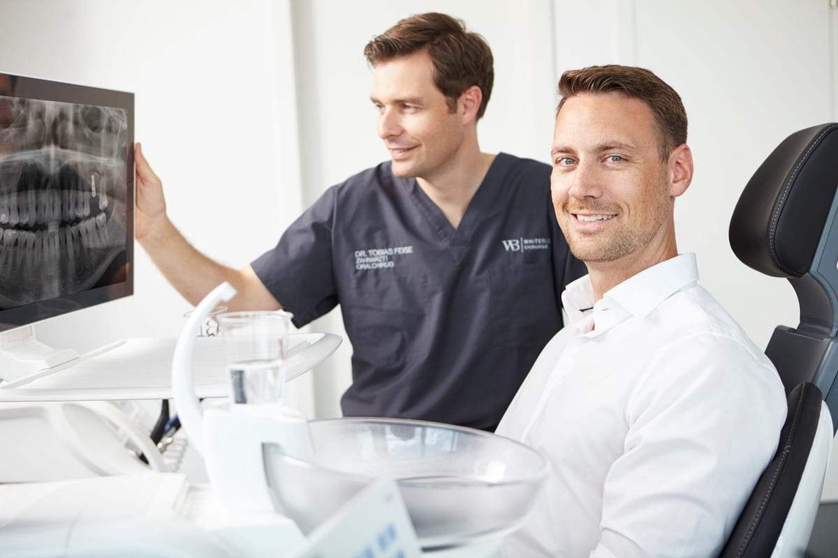 Feste Zähne an einem Tag – in der Zahnarztpraxis WHITEBLICK in Stuttgart