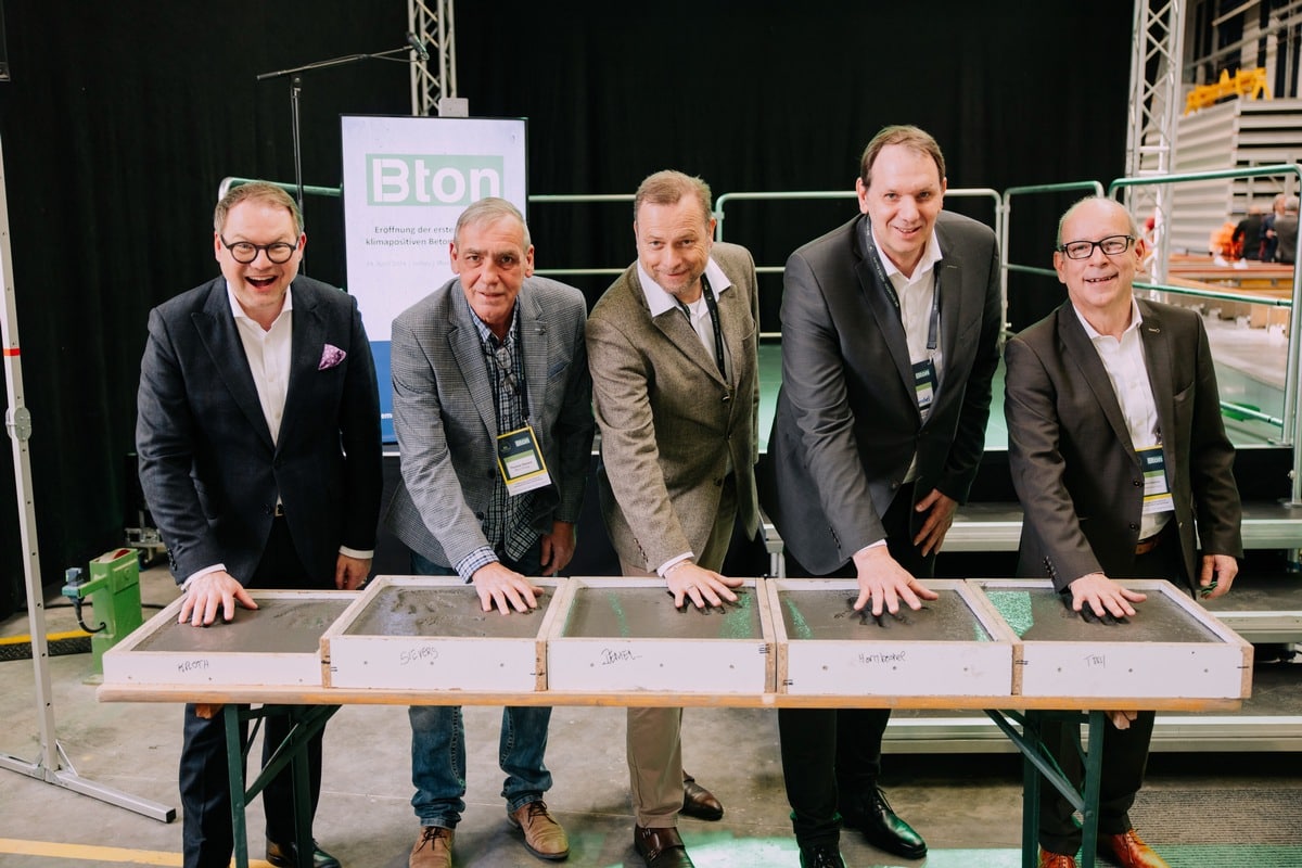 Erste Fabrik für klimapositiven Beton in Deutschland eröffnet